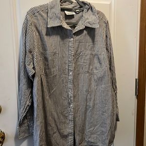 👗5/$25 Button down blouse